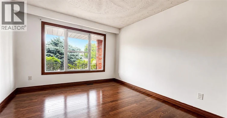 39 Lisgar Court, Hamilton, ON, L8T 4Y4 - 4