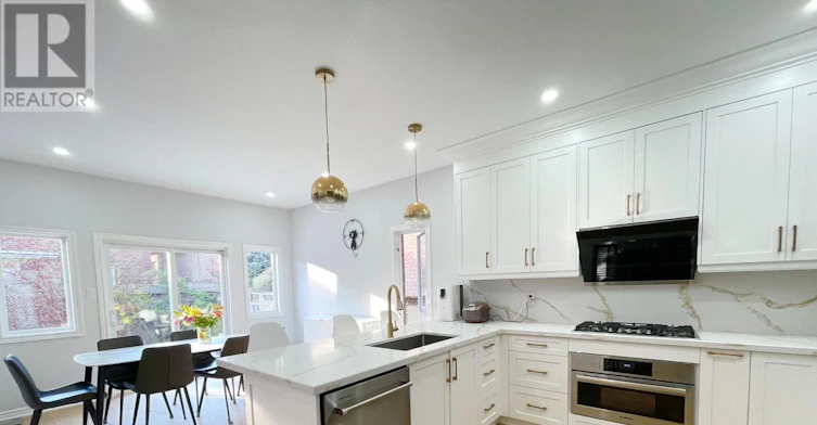 FL-ONE 485 Ensuite ON Second English Rose Lane, Oakville, ON, L6H 7A3 - 2