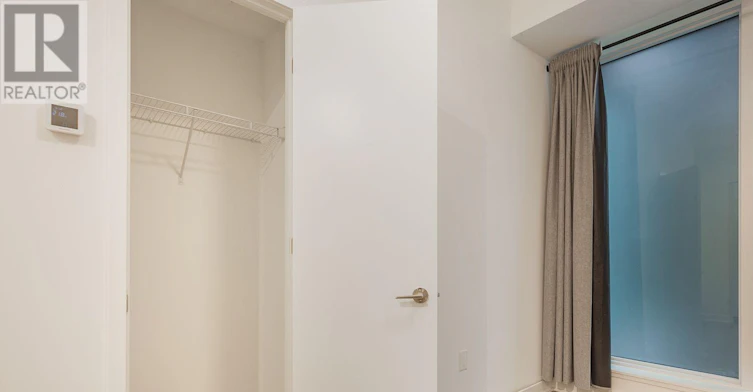 305-10 Oak Street, Toronto, ON, M5A 0Z1 - 10