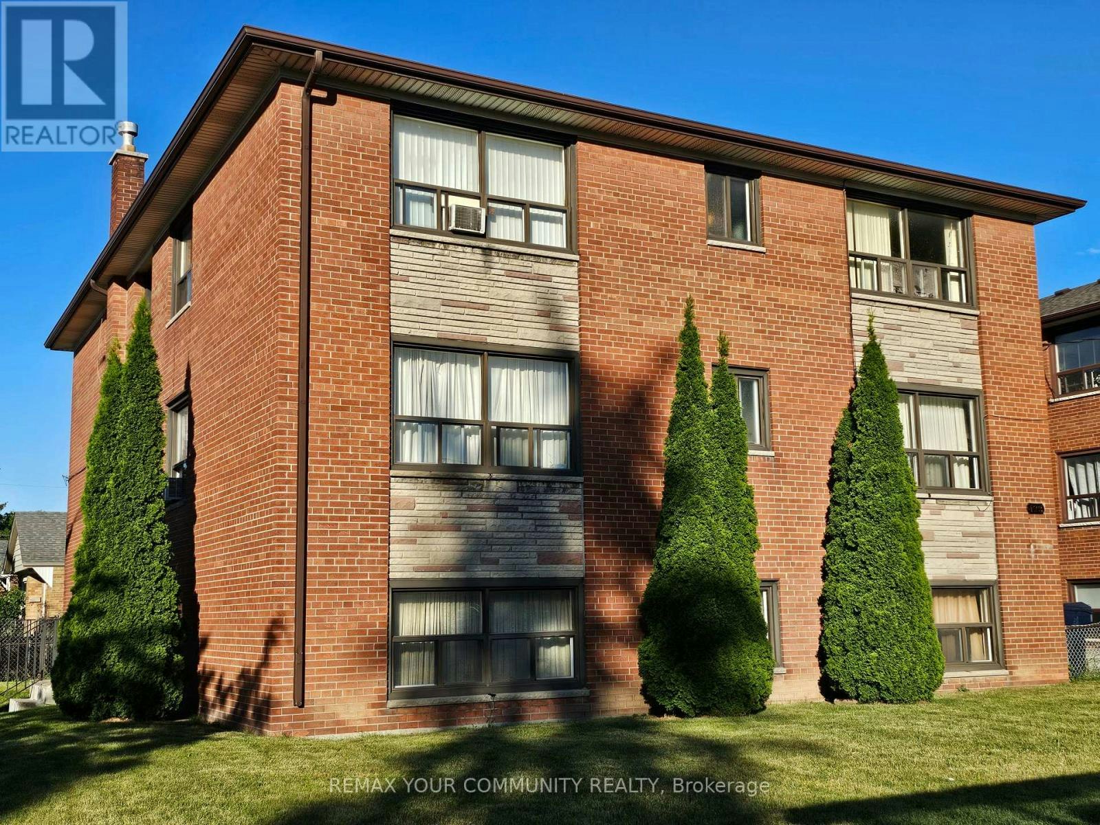 5-423 Pharmacy Avenue, Toronto, ON, M1L 3G5