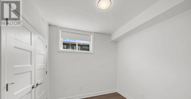 LOWER-998 Hollington Street, Ottawa, ON, K1Z 6K6 - 20