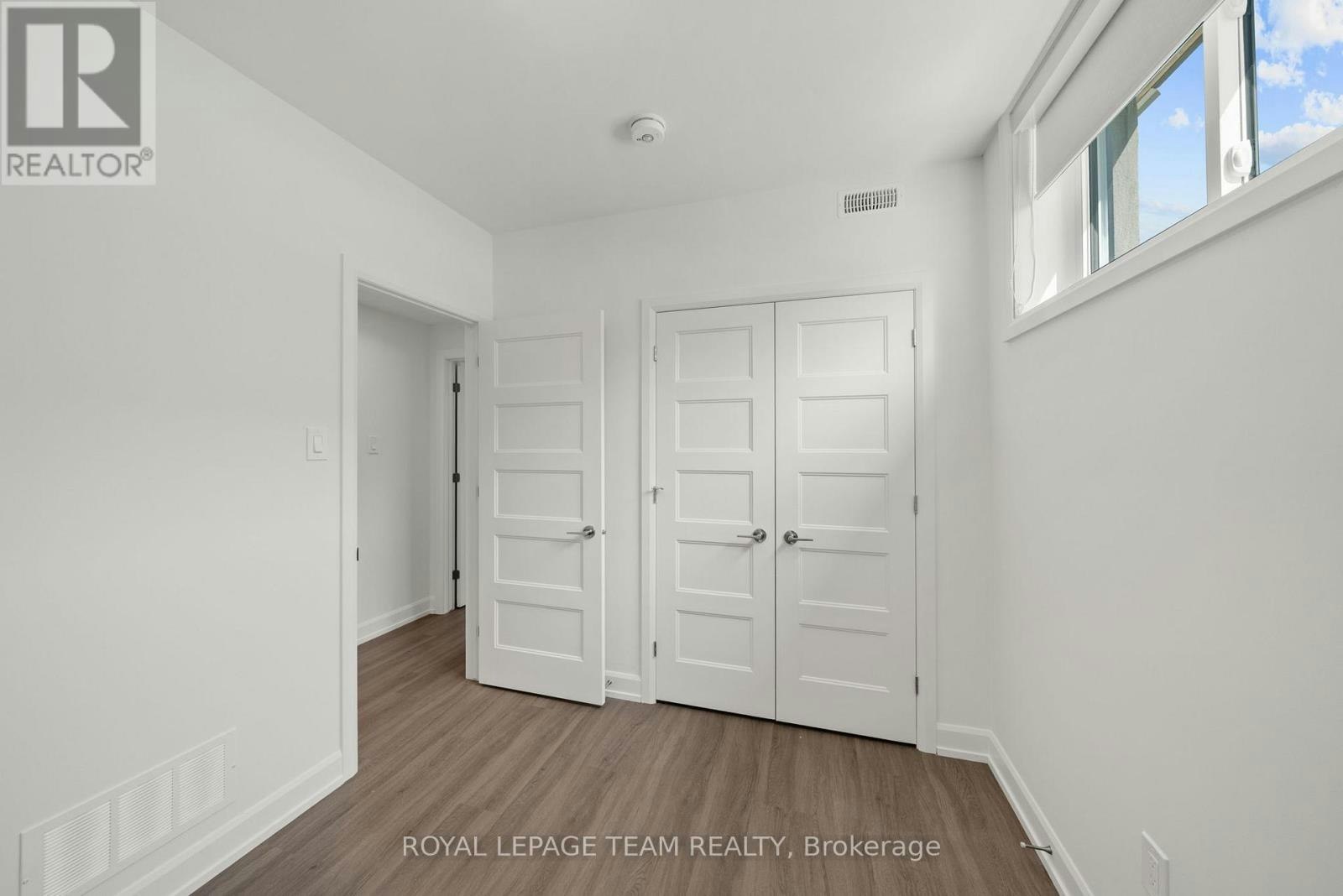 LOWER-998 Hollington Street, Ottawa, ON, K1Z 6K6 - 21