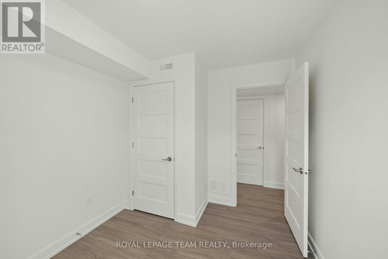 MAIN-998 Hollington Street, Ottawa, ON, K1Z 6K6 - 23