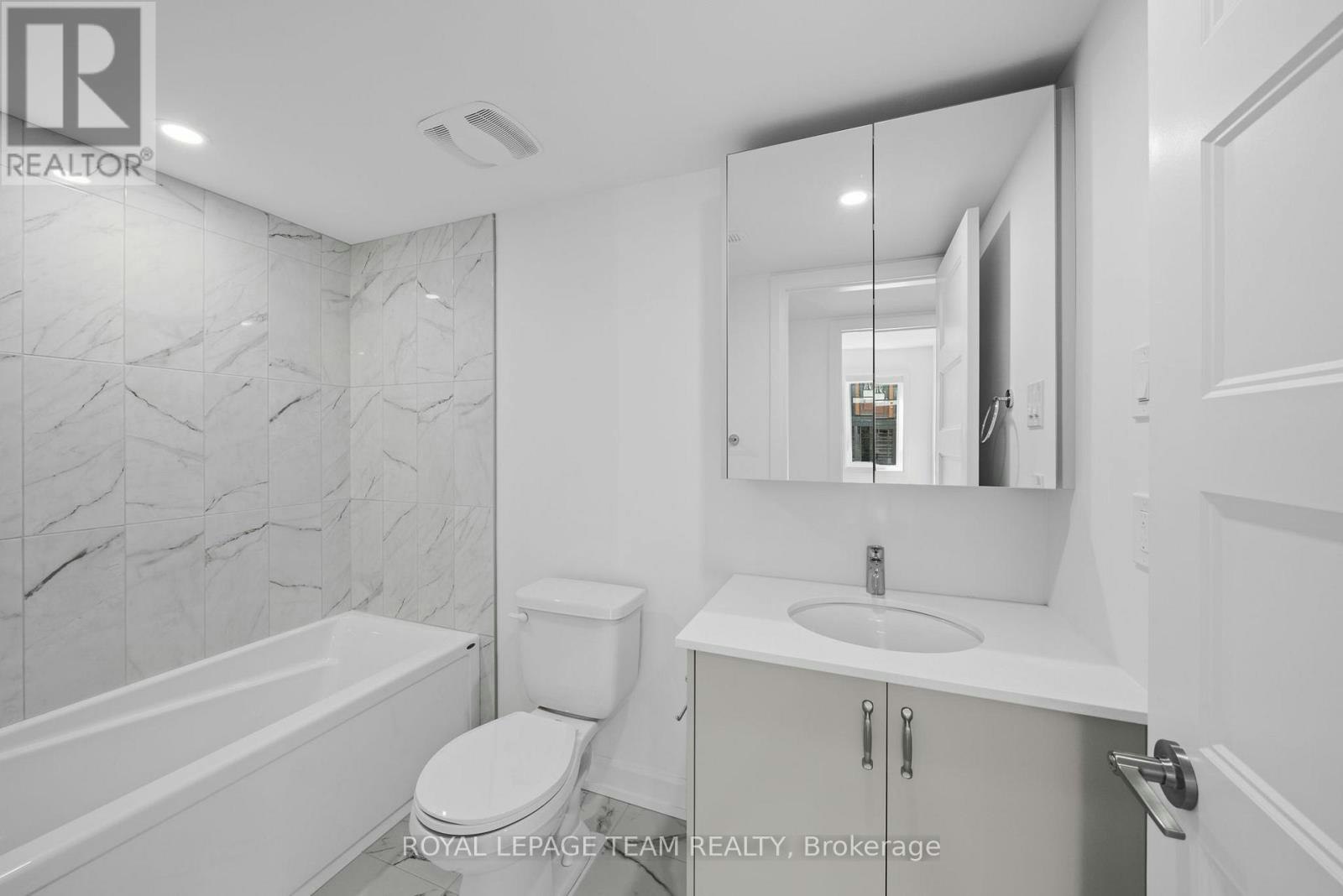 MAIN-998 Hollington Street, Ottawa, ON, K1Z 6K6 - 21