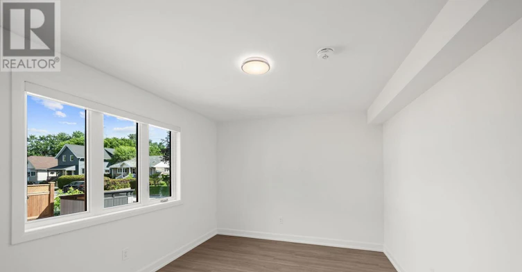 MAIN-998 Hollington Street, Ottawa, ON, K1Z 6K6 - 13
