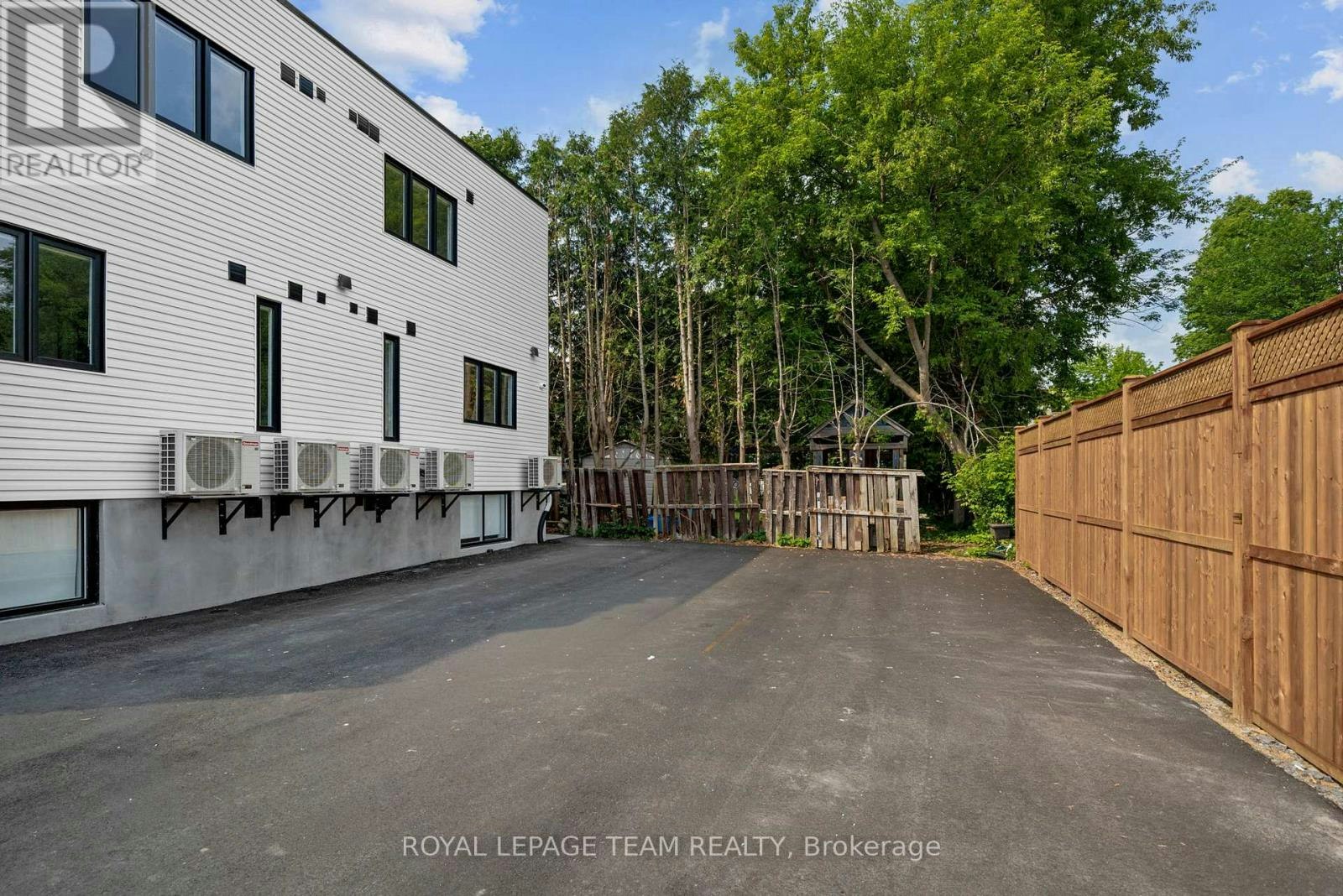 MAIN-998 Hollington Street, Ottawa, ON, K1Z 6K6 - 24