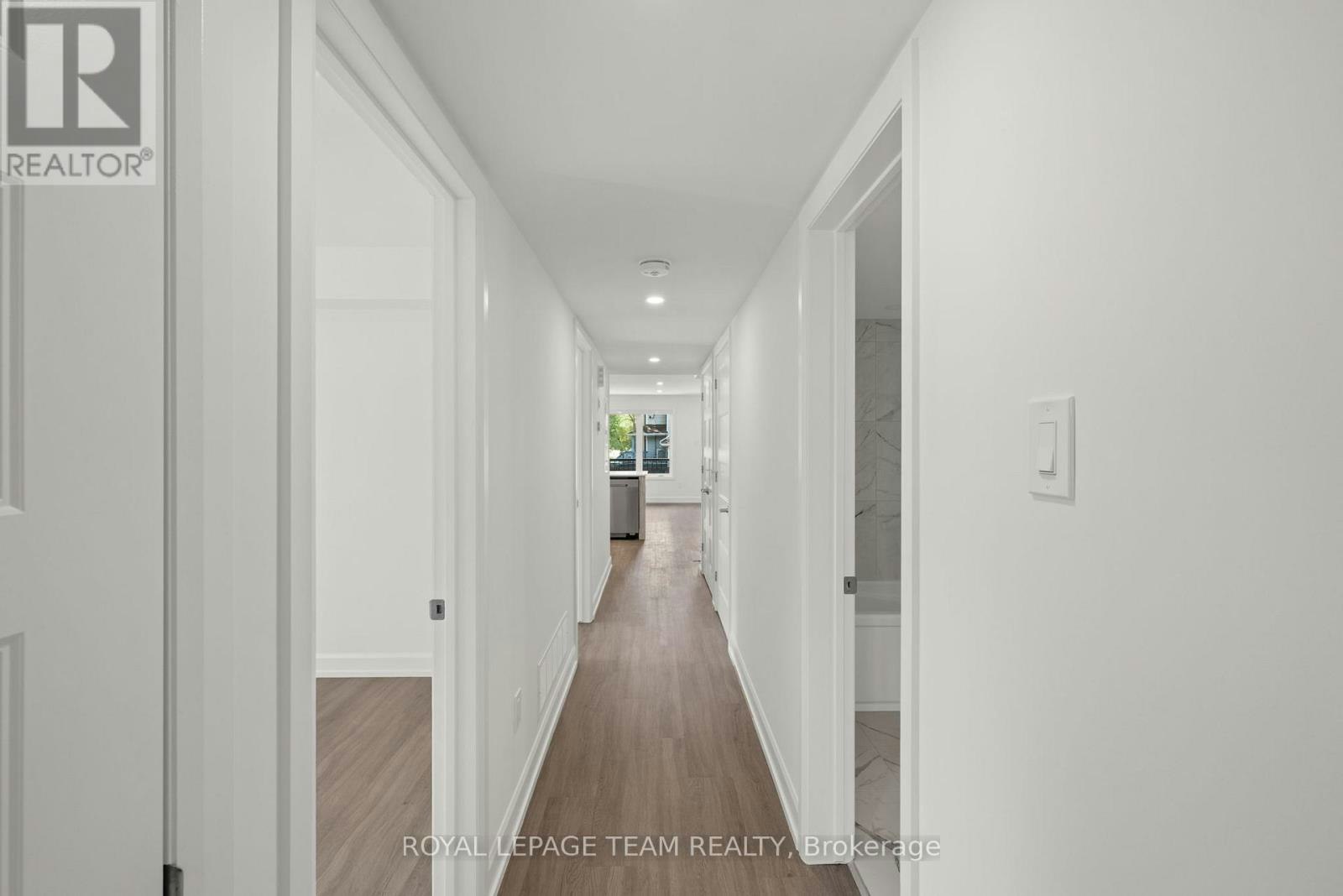 MAIN-998 Hollington Street, Ottawa, ON, K1Z 6K6 - 17