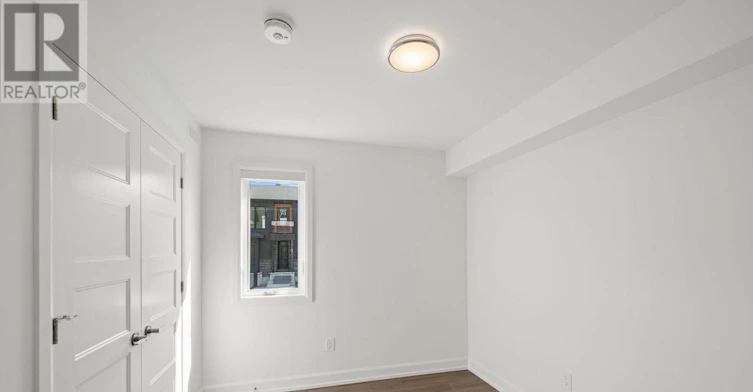 MAIN-998 Hollington Street, Ottawa, ON, K1Z 6K6 - 19