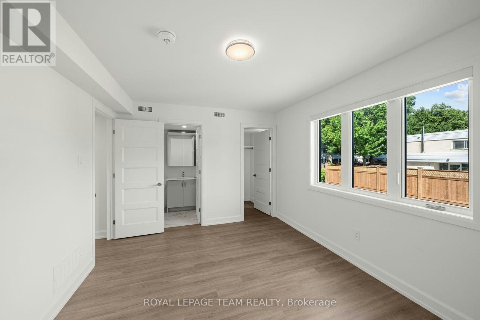 MAIN-998 Hollington Street, Ottawa, ON, K1Z 6K6 - 14