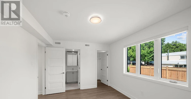 MAIN-998 Hollington Street, Ottawa, ON, K1Z 6K6 - 14