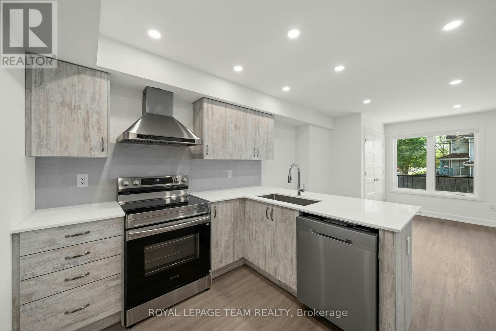 MAIN-998 Hollington Street, Ottawa, ON, K1Z 6K6 - 9