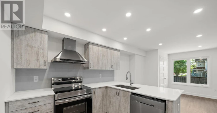 MAIN-998 Hollington Street, Ottawa, ON, K1Z 6K6 - 9