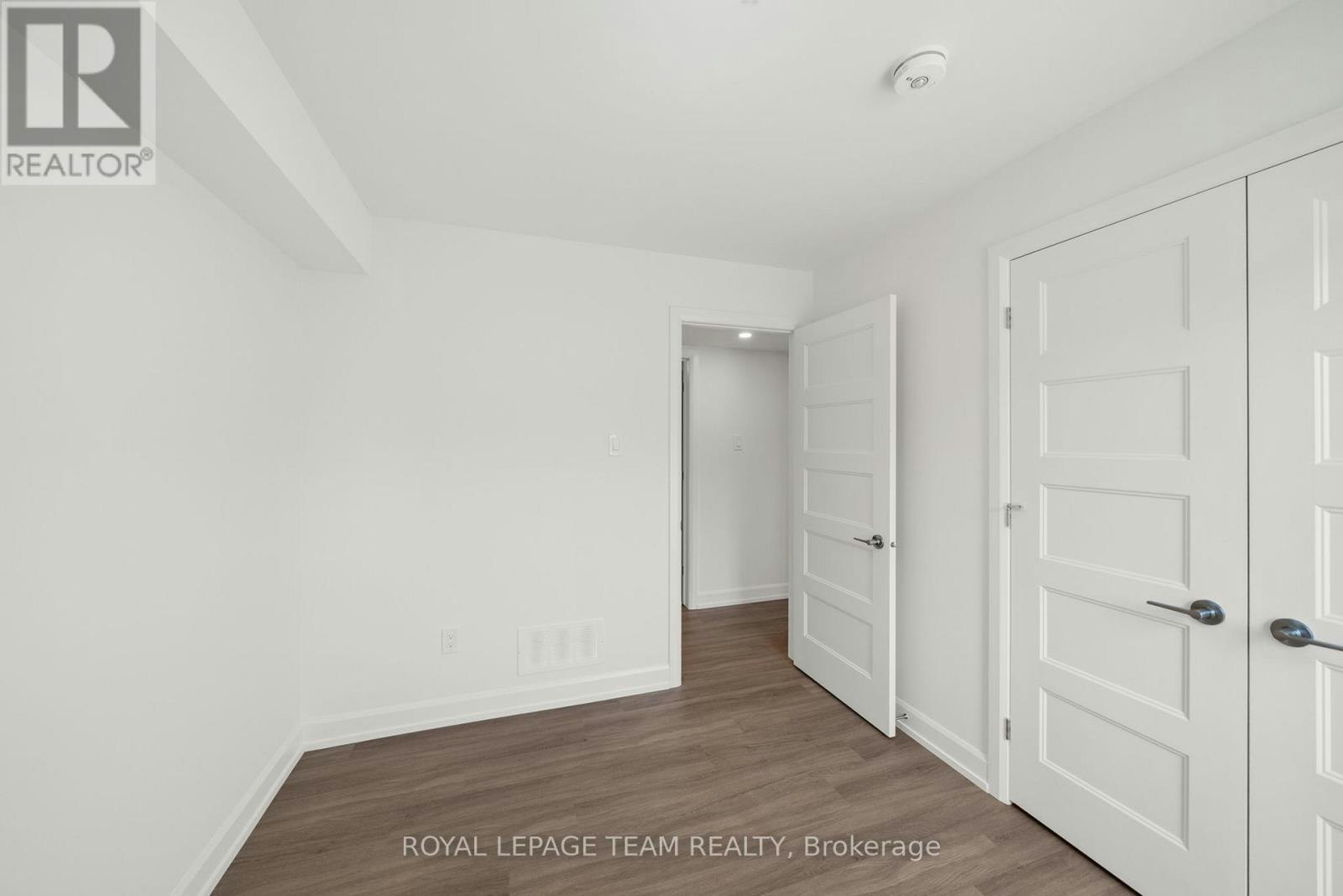 MAIN-998 Hollington Street, Ottawa, ON, K1Z 6K6 - 20
