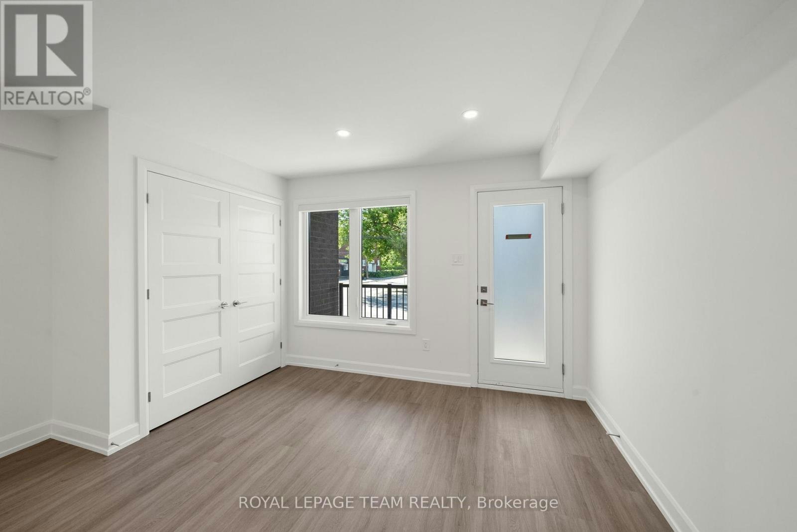 MAIN-998 Hollington Street, Ottawa, ON, K1Z 6K6 - 3