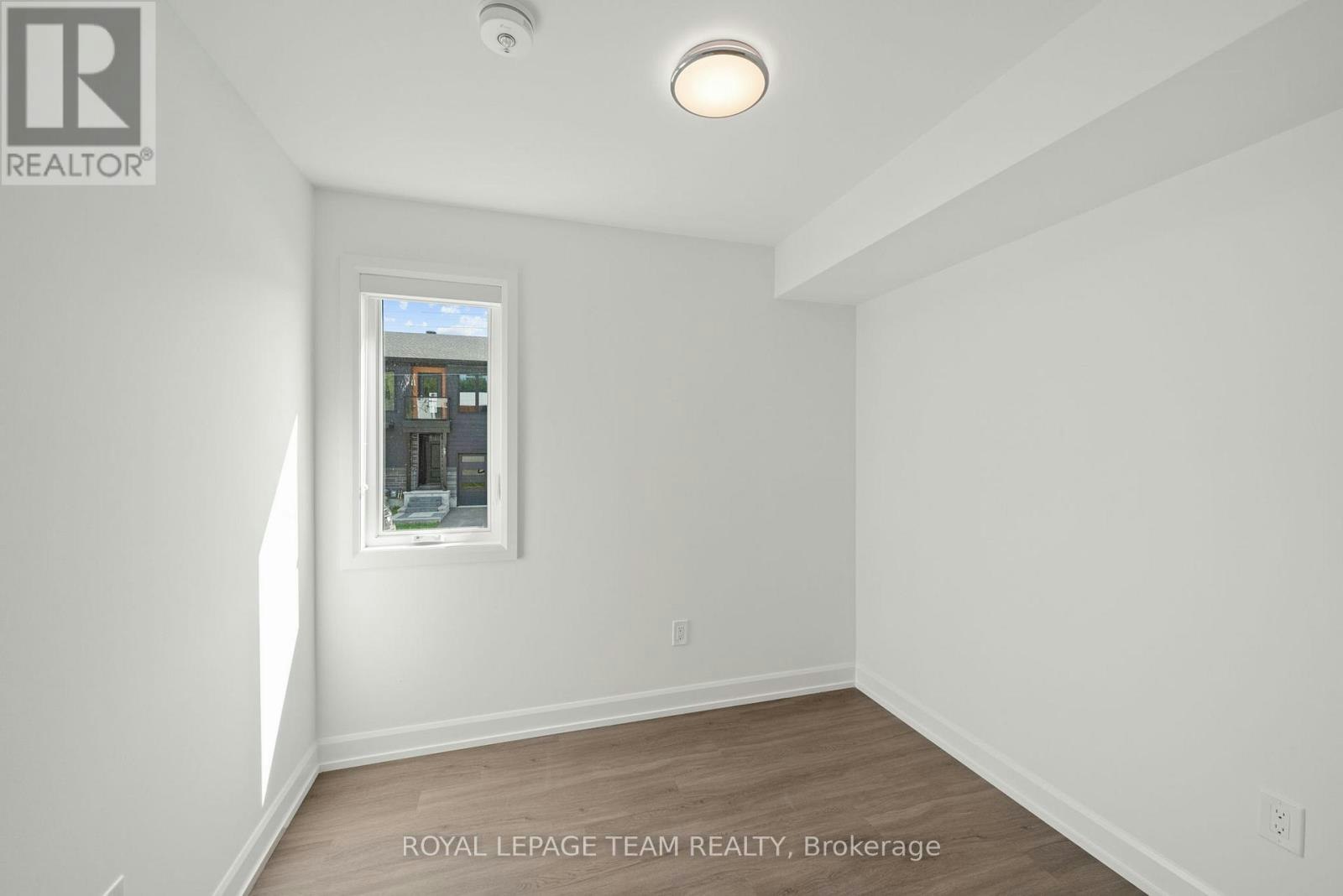 MAIN-998 Hollington Street, Ottawa, ON, K1Z 6K6 - 22