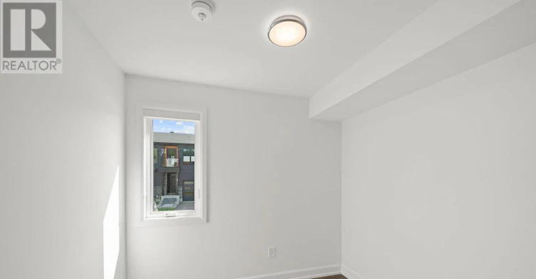 MAIN-998 Hollington Street, Ottawa, ON, K1Z 6K6 - 22