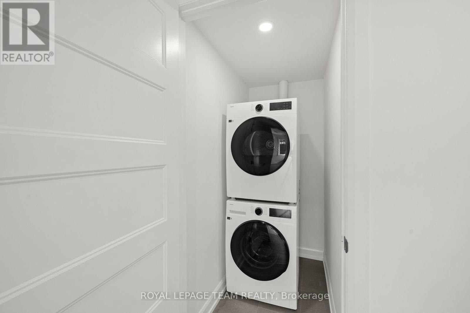 MAIN-998 Hollington Street, Ottawa, ON, K1Z 6K6 - 11