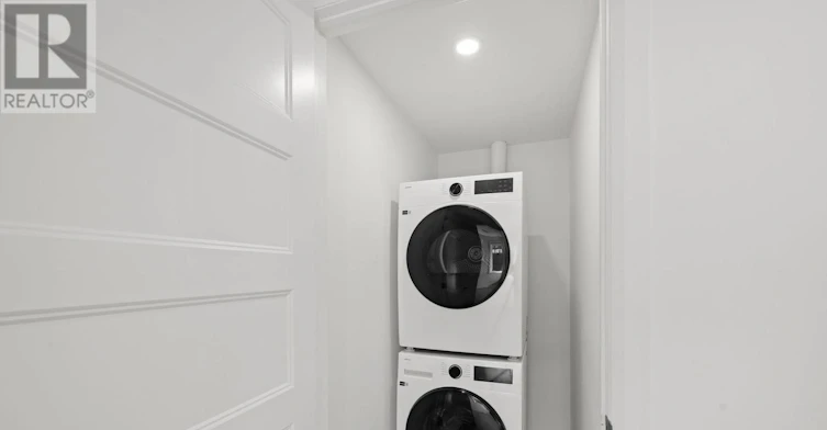 MAIN-998 Hollington Street, Ottawa, ON, K1Z 6K6 - 11