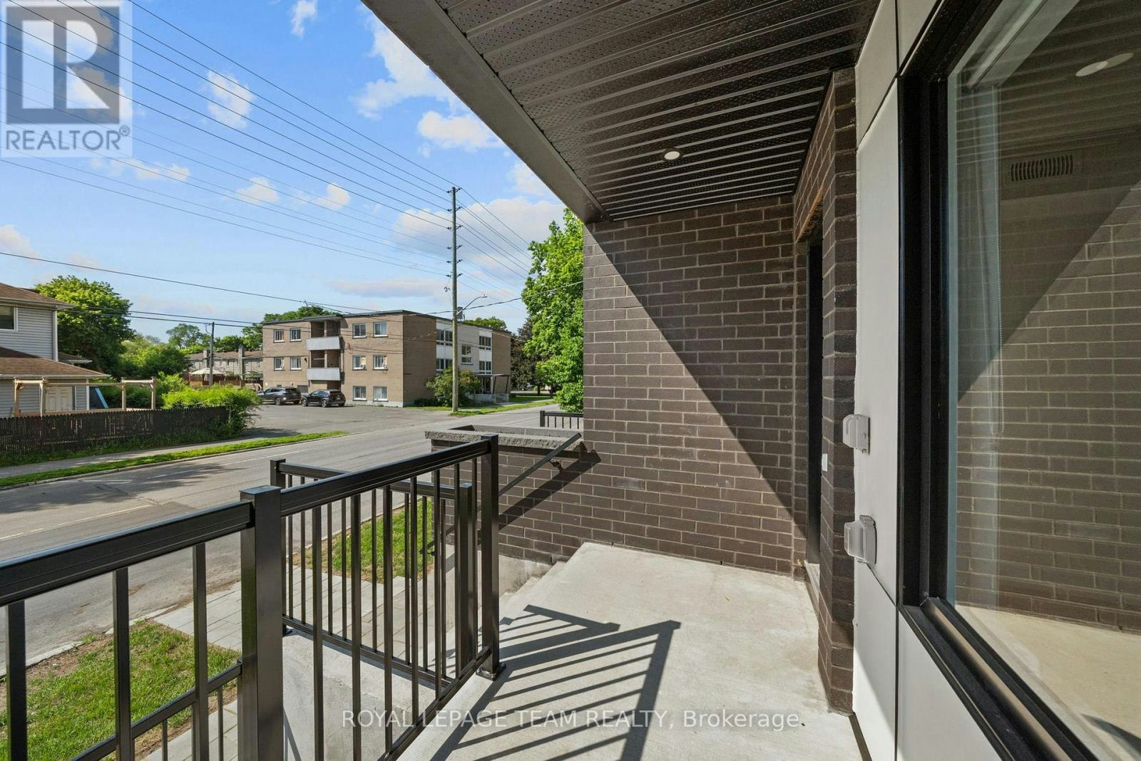 MAIN-998 Hollington Street, Ottawa, ON, K1Z 6K6 - 2