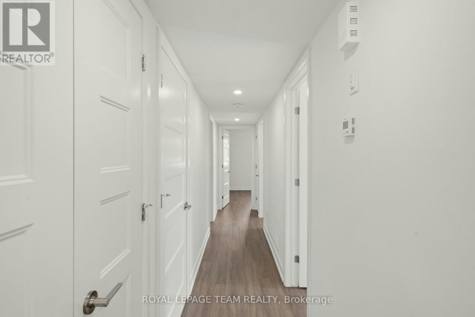 MAIN-998 Hollington Street, Ottawa, ON, K1Z 6K6 - 10