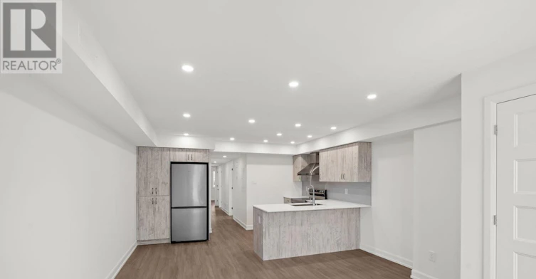 MAIN-998 Hollington Street, Ottawa, ON, K1Z 6K6 - 5