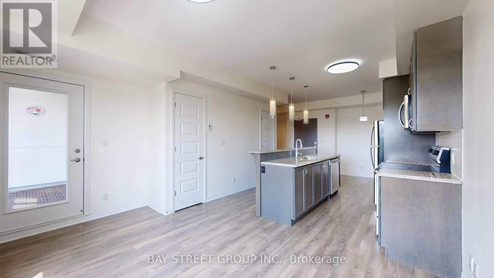 512-2 Adam Sellers Street, Markham, ON, L6B 1P2 - 2