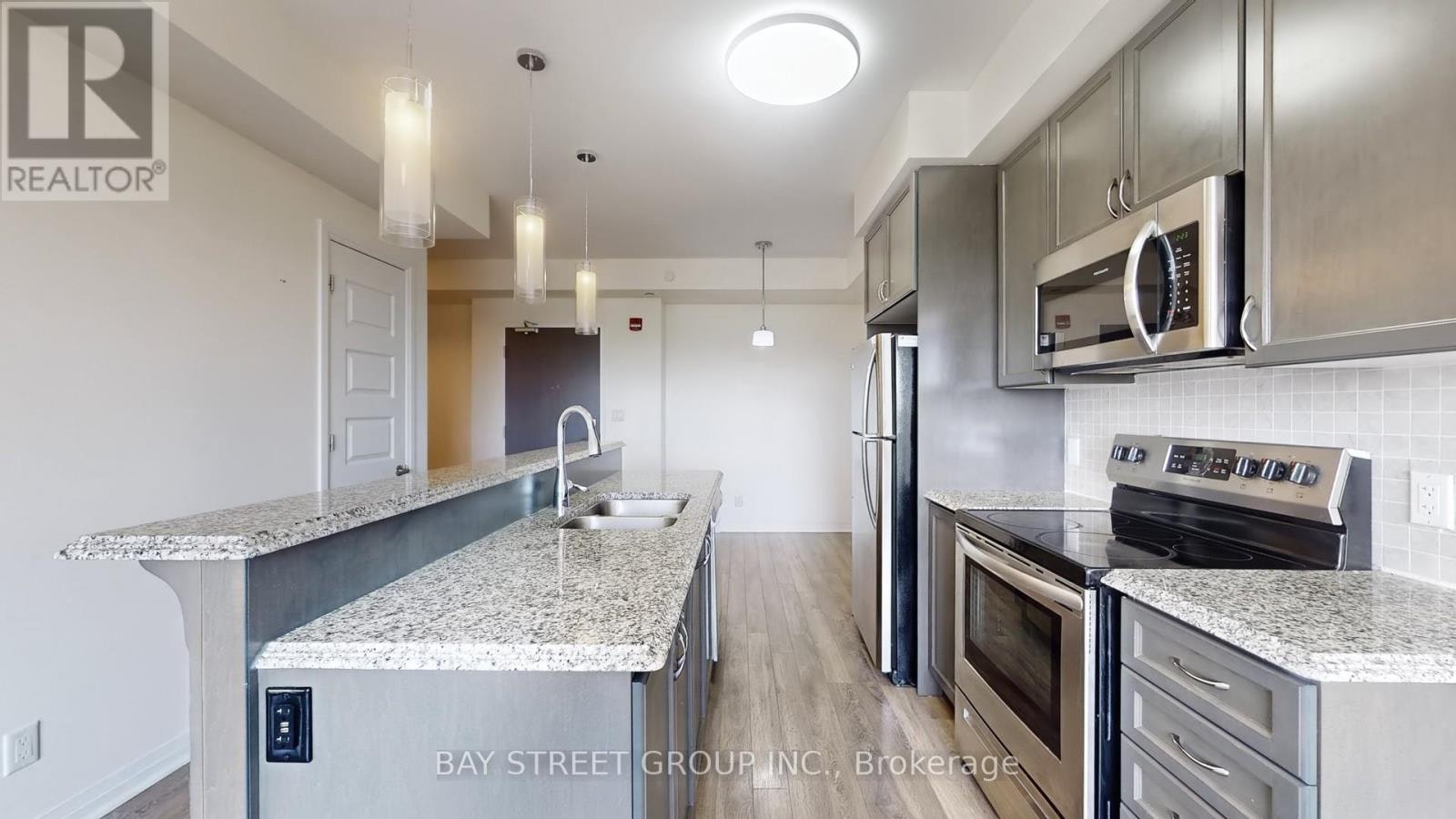 512-2 Adam Sellers Street, Markham, ON, L6B 1P2 - 6