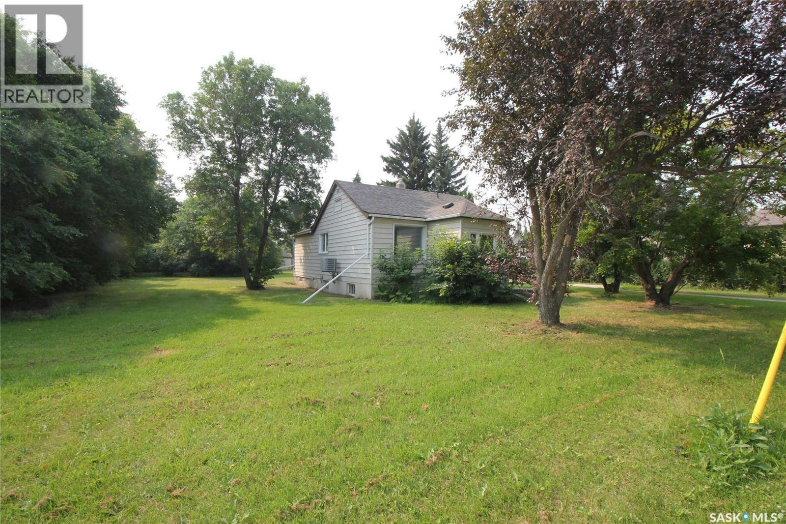 700 York Street, Indian Head, SK, S0G 2K0