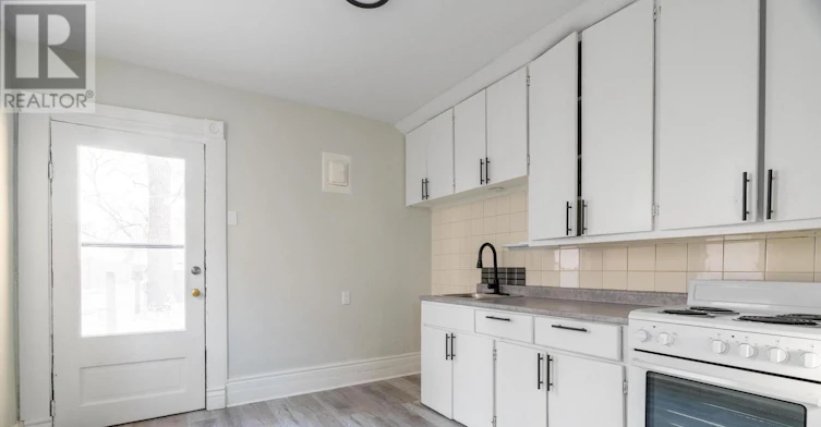 4-221 Hamilton Road E, London, ON, N5Z 1P9 - 2