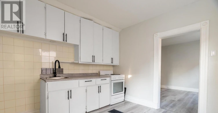 4-221 Hamilton Road E, London, ON, N5Z 1P9