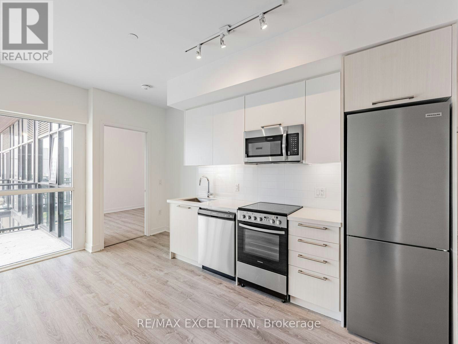 1012-25 Neighbourhood Lane, Toronto, ON, M8Y 0C4 - 11