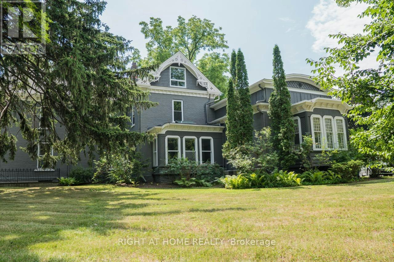 1-164 Trafalgar Road, Oakville, ON, L6J 3G6