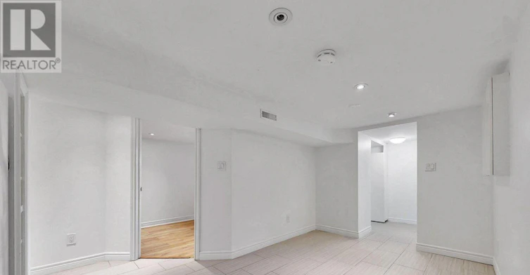 LOWER-119 Essex Street, Toronto, ON, M6G 1T4 - 12