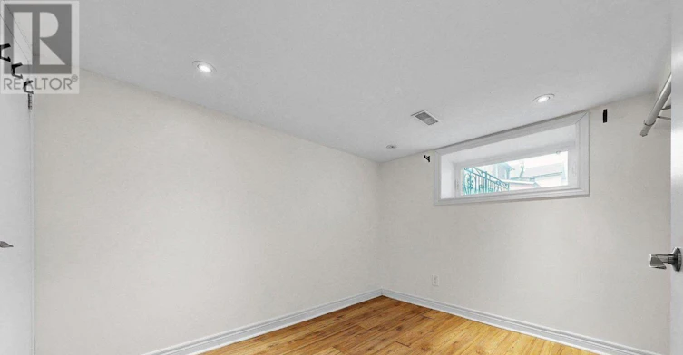 LOWER-119 Essex Street, Toronto, ON, M6G 1T4 - 11