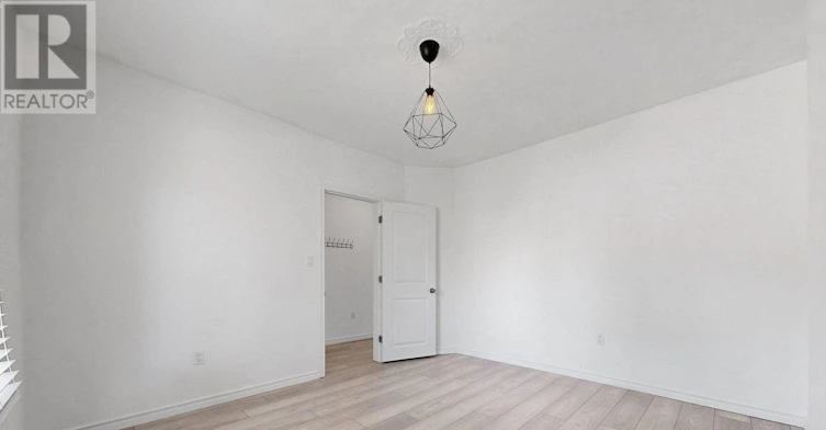 MAIN-119 Essex Street, Toronto, ON, M6G 1T4 - 9
