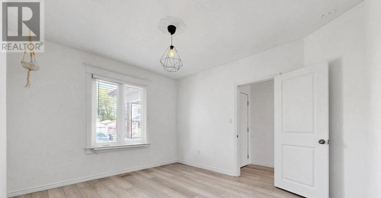 MAIN-119 Essex Street, Toronto, ON, M6G 1T4 - 10