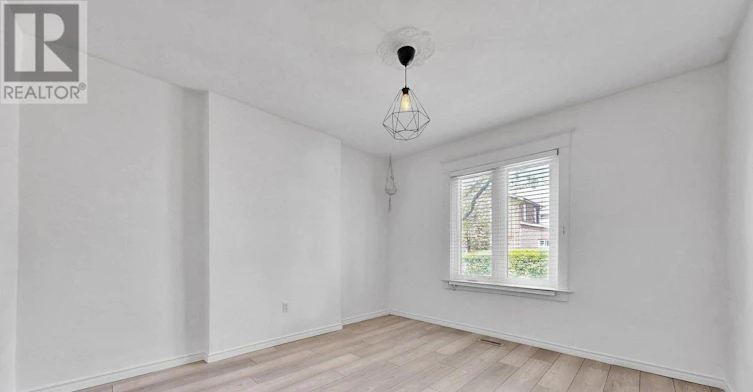 MAIN-119 Essex Street, Toronto, ON, M6G 1T4 - 8