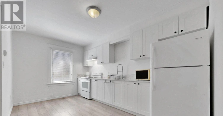 MAIN-119 Essex Street, Toronto, ON, M6G 1T4 - 4