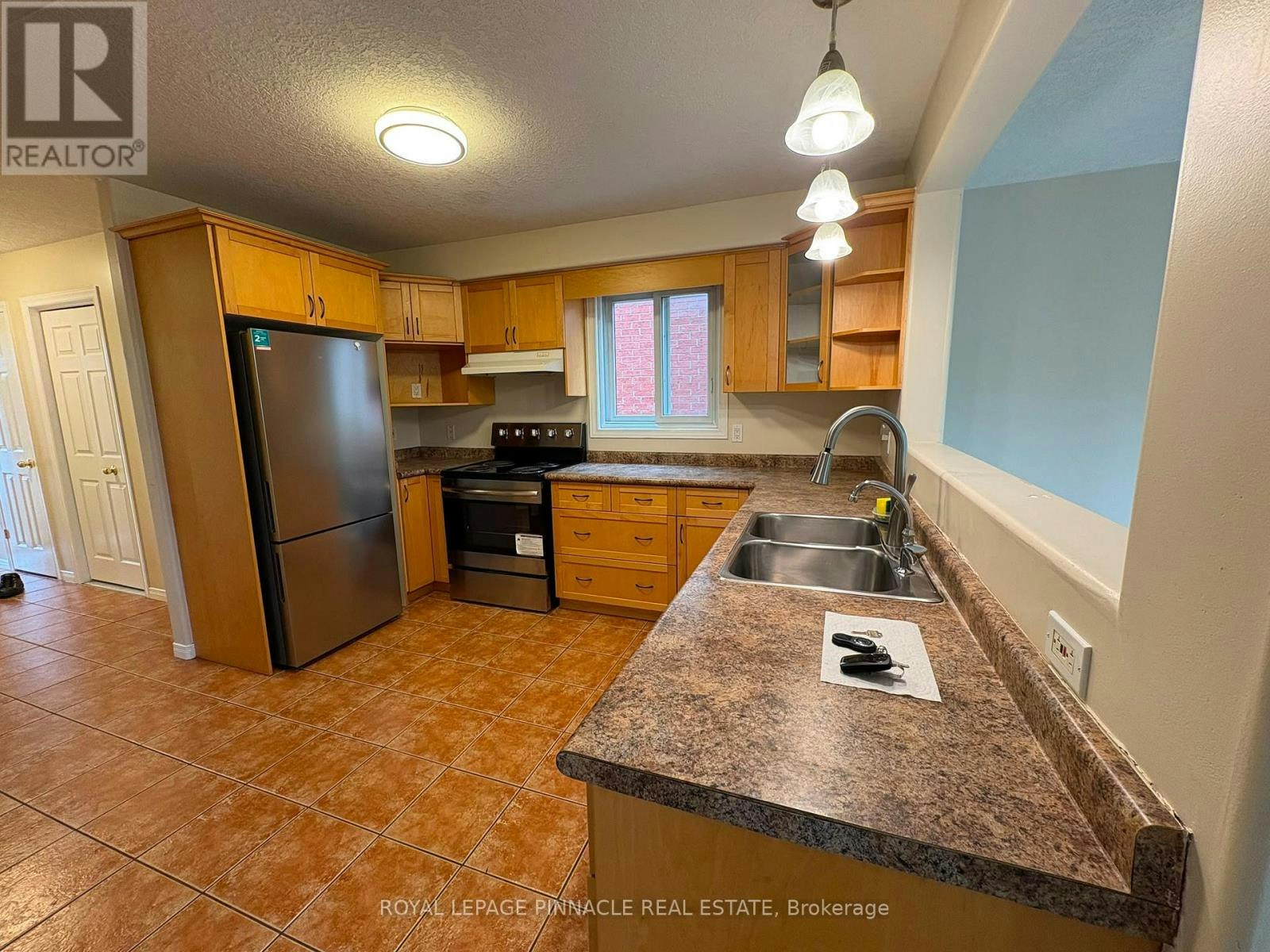 60 Everglade Crescent, Kitchener, ON, N2E 3Y6 - 3