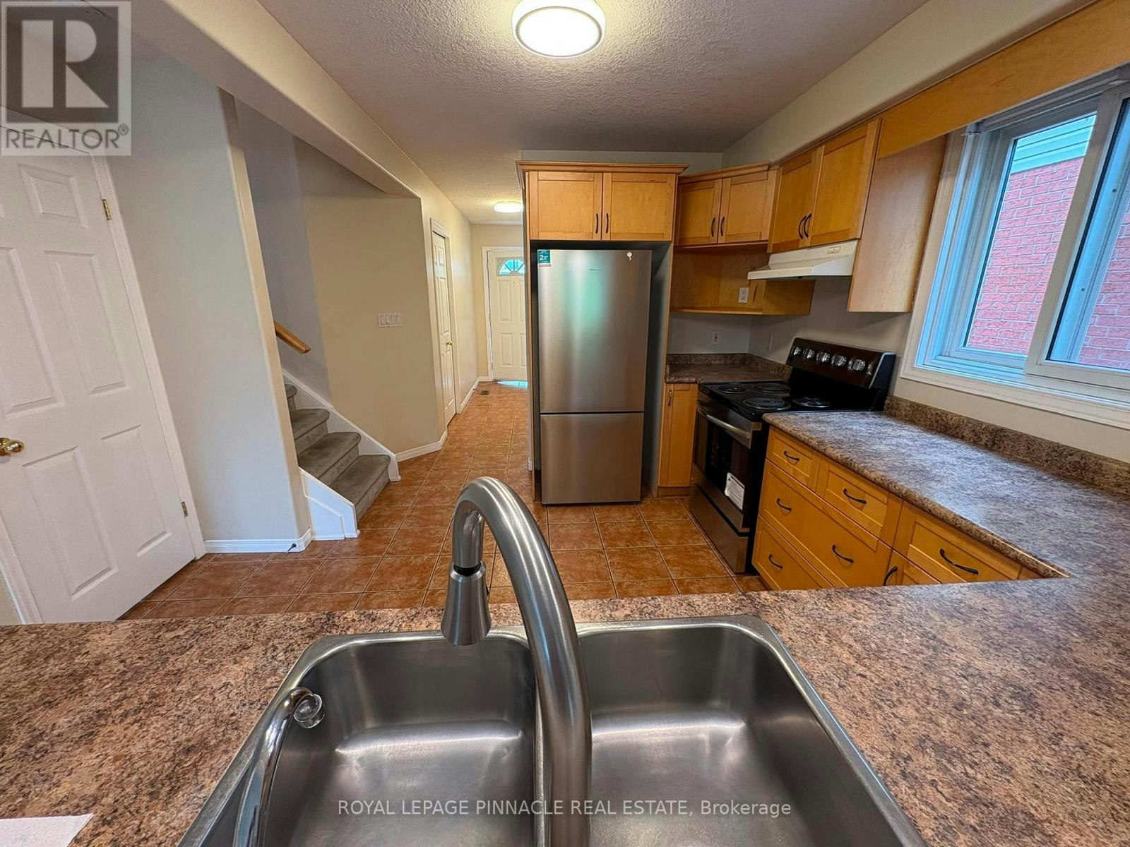 60 Everglade Crescent, Kitchener, ON, N2E 3Y6 - 5