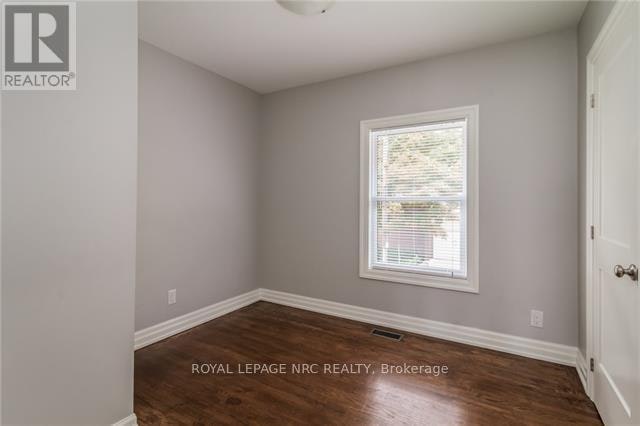 UPPER-6 Clark Street, St. Catharines, ON, L2R 5G2 - 11