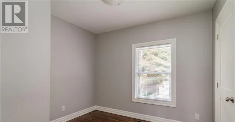 UPPER-6 Clark Street, St. Catharines, ON, L2R 5G2 - 11