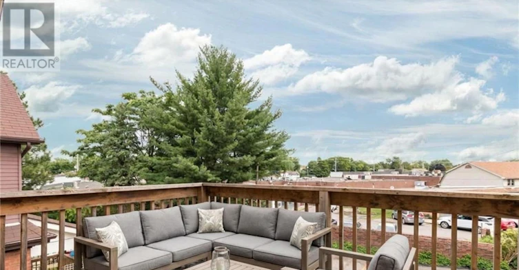 UPPER-6 Clark Street, St. Catharines, ON, L2R 5G2 - 21