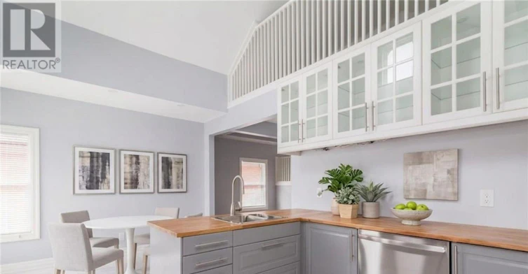 UPPER-6 Clark Street, St. Catharines, ON, L2R 5G2 - 3