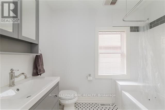 UPPER-6 Clark Street, St. Catharines, ON, L2R 5G2 - 15