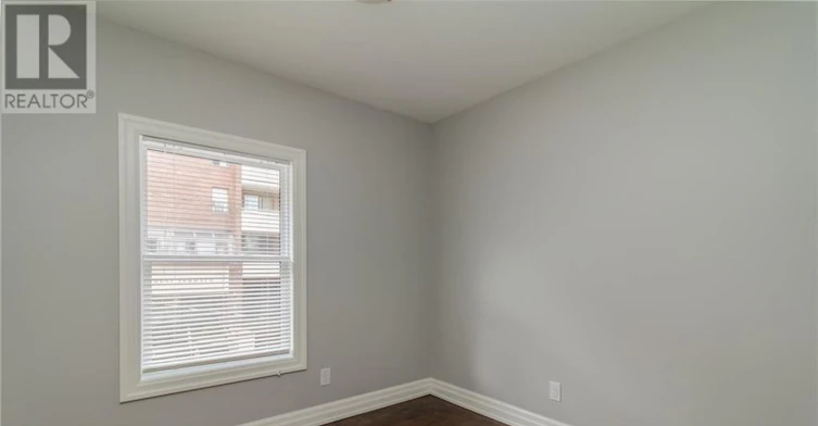 UPPER-6 Clark Street, St. Catharines, ON, L2R 5G2 - 12