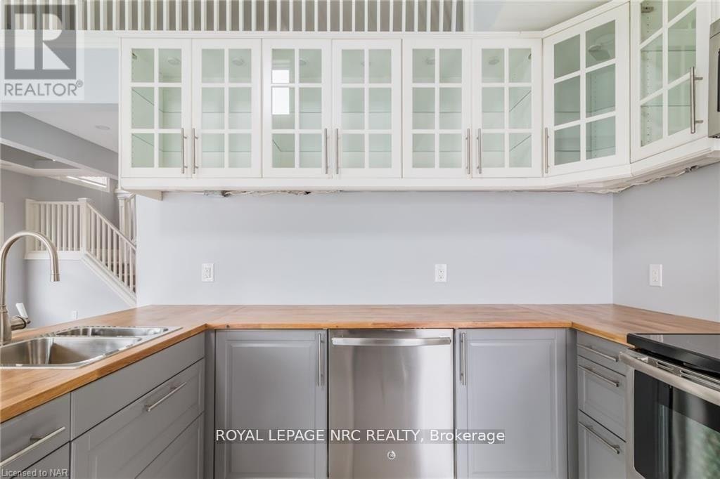 UPPER-6 Clark Street, St. Catharines, ON, L2R 5G2 - 5