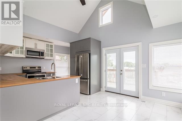 UPPER-6 Clark Street, St. Catharines, ON, L2R 5G2 - 2