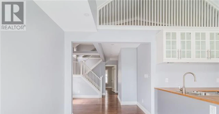 UPPER-6 Clark Street, St. Catharines, ON, L2R 5G2 - 7