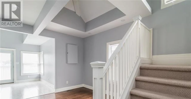 UPPER-6 Clark Street, St. Catharines, ON, L2R 5G2 - 9